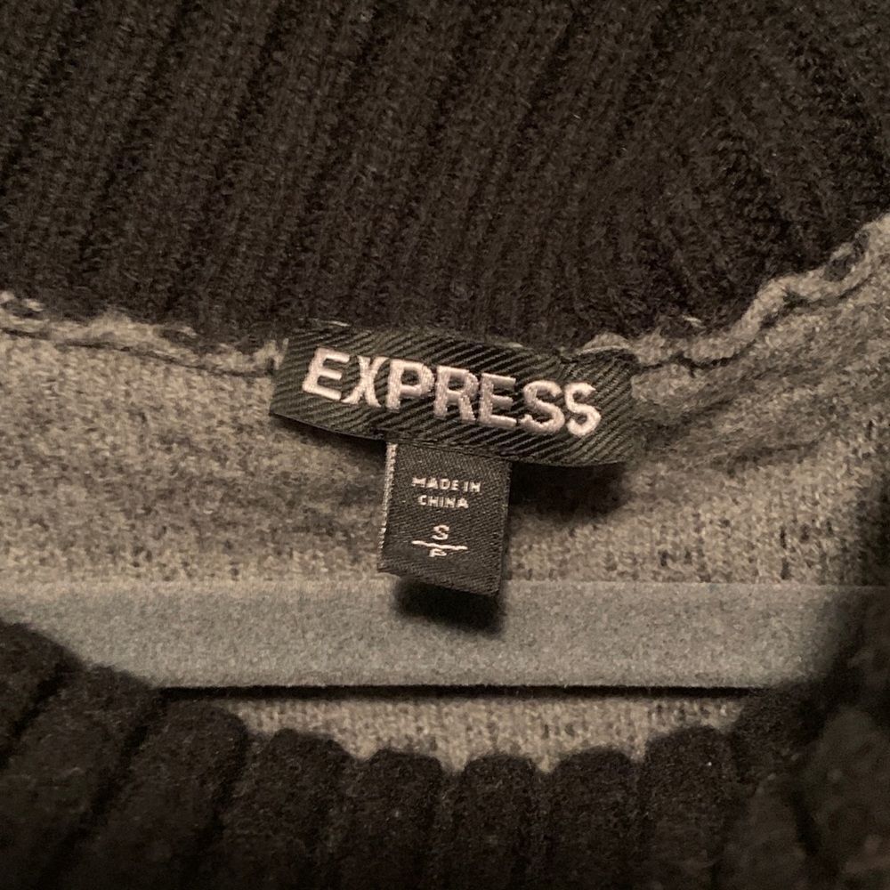 Express sweater - Picture 3 of 4